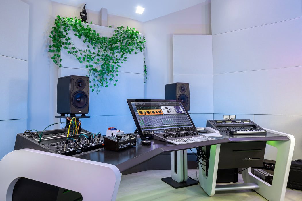 IK Multimedia iLoud Precision 6 MKII