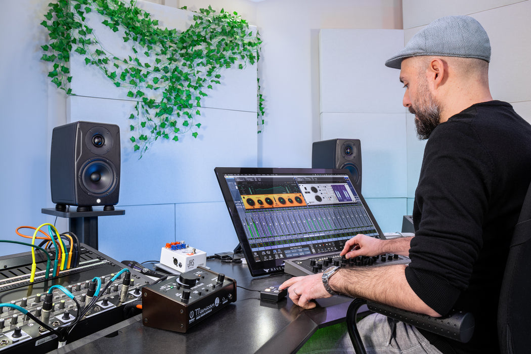 IK Multimedia iLoud Precision 5 MKII