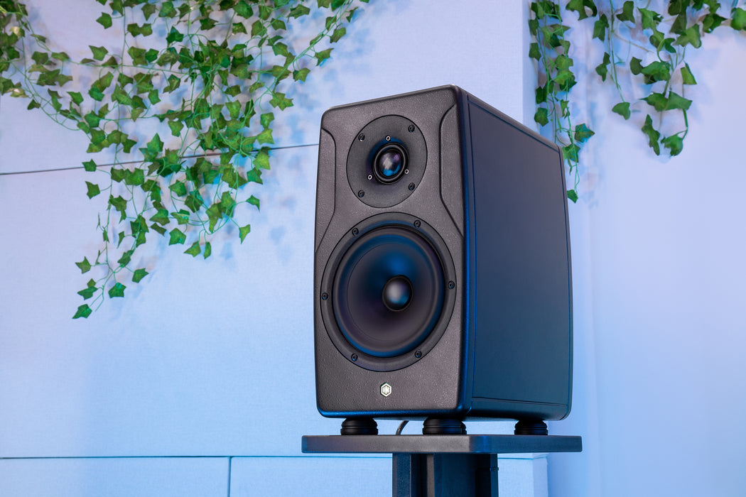 IK Multimedia iLoud Precision 6 MKII